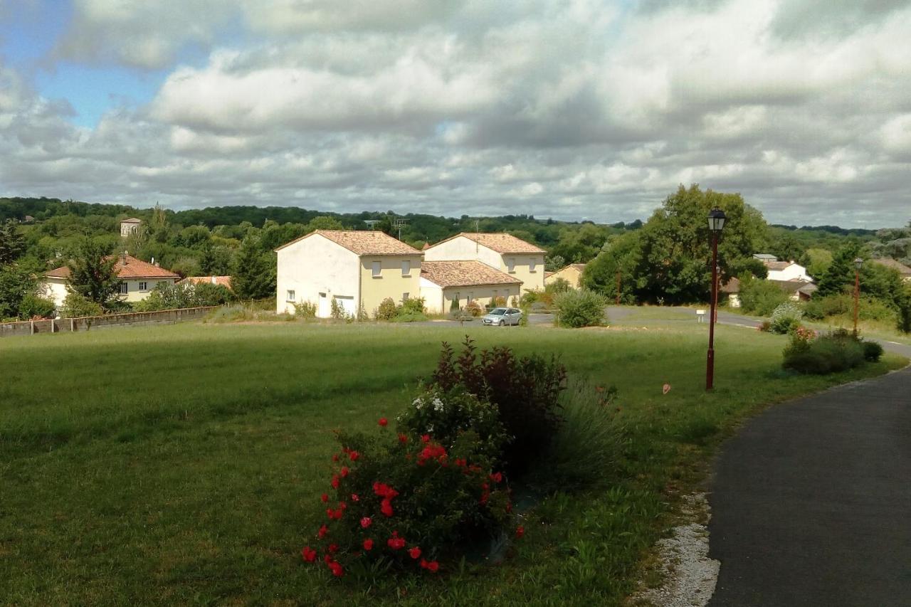 Chazelles  Bonabri Vacances - Chambres D'Hotes מראה חיצוני תמונה